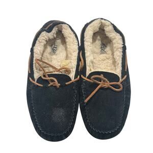 UGG Dakota Women's Moccasin Slipper 
Black